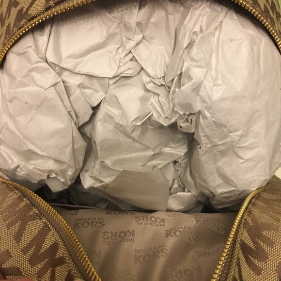⏬ NWT AUTHENTIC MICHAEL KORS full sized backpack - Picture 7 of 8